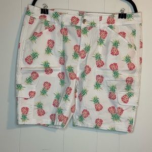 Time & Tru shorts size 18